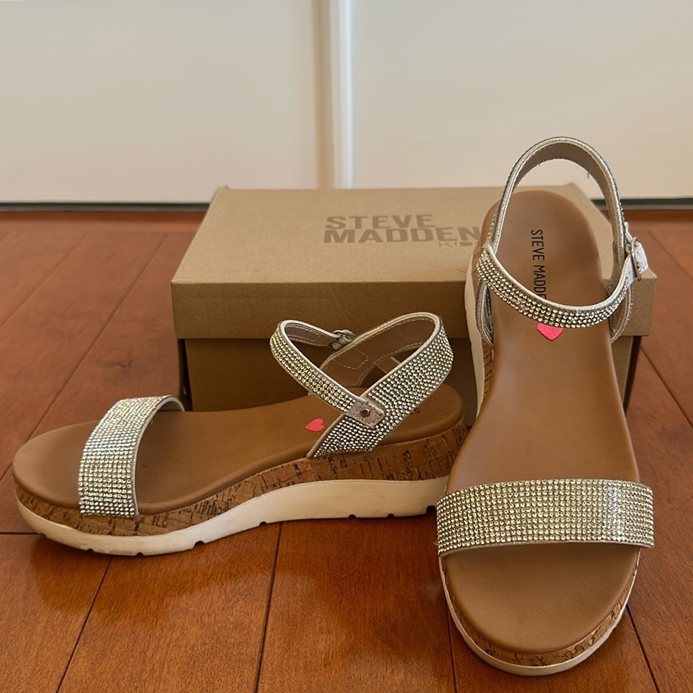 Steve Madden silver Rhinestone Wedge Kids Shoes size 4 - Picture 2 of 11